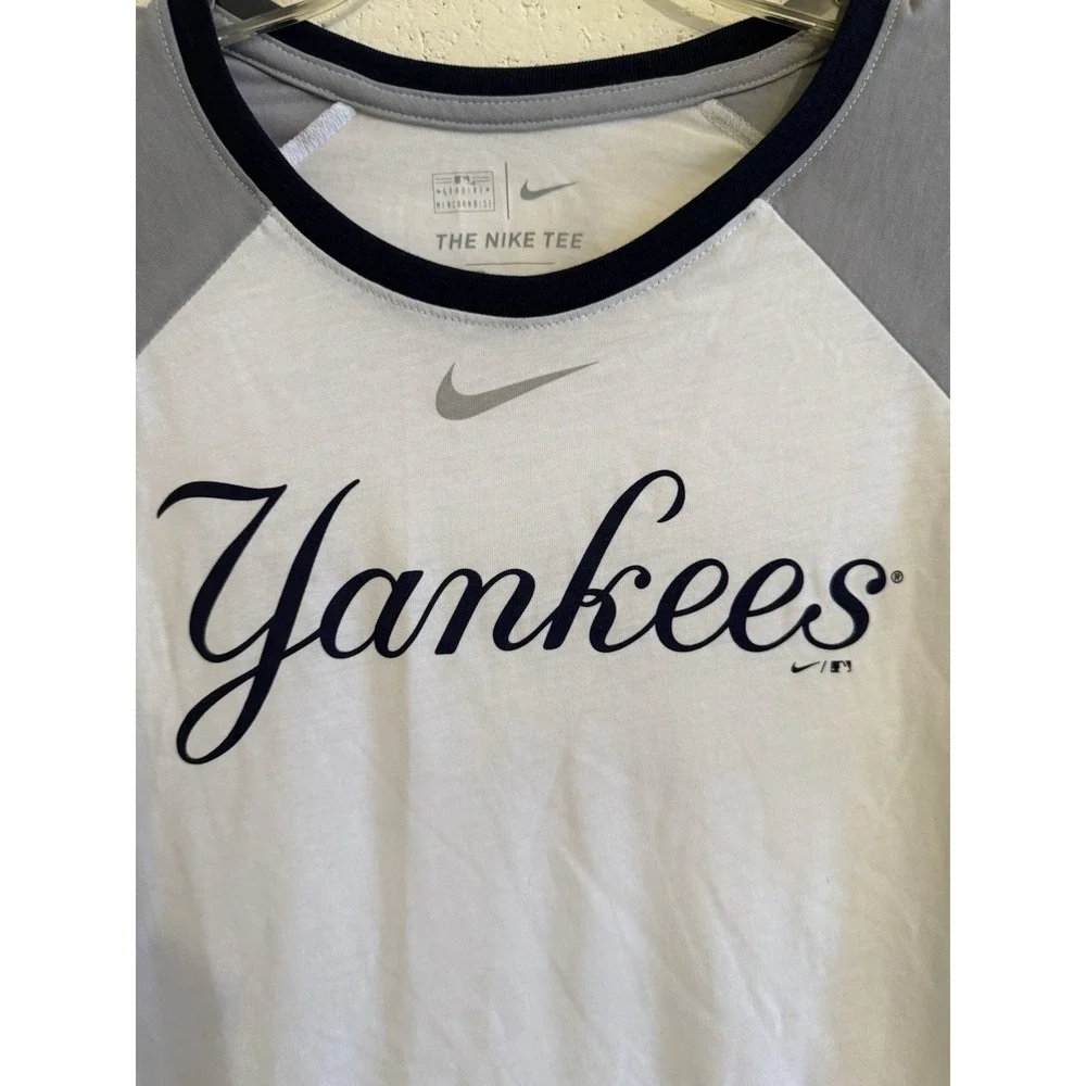 New York Yankees Shirt Nike Tee MLB Genuine Merchandise Raglan 3/4 Womens‎ Lg